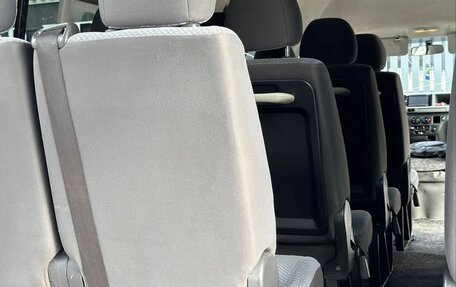 Toyota HiAce H200, 2011 год, 1 420 000 рублей, 25 фотография