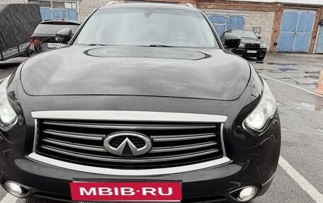 Infiniti QX70, 2017 год, 2 800 000 рублей, 4 фотография