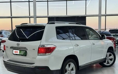 Toyota Highlander III, 2011 год, 1 799 000 рублей, 7 фотография