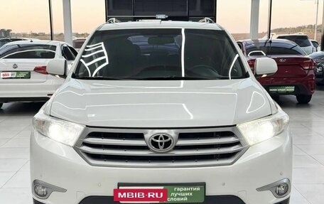 Toyota Highlander III, 2011 год, 1 799 000 рублей, 3 фотография