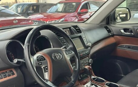Toyota Highlander III, 2011 год, 1 799 000 рублей, 14 фотография