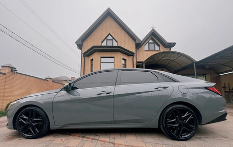 Hyundai Elantra, 2023 год, 1 640 000 рублей, 5 фотография