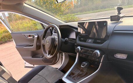 Toyota RAV4, 2024 год, 3 750 000 рублей, 7 фотография