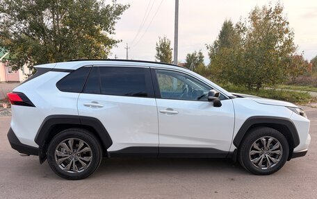 Toyota RAV4, 2024 год, 3 750 000 рублей, 6 фотография