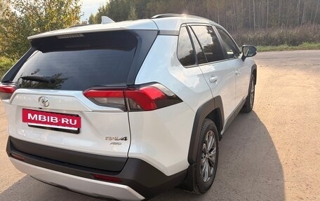 Toyota RAV4, 2024 год, 3 750 000 рублей, 3 фотография
