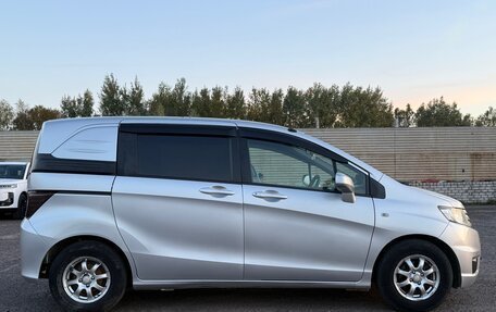 Honda Freed I, 2010 год, 799 999 рублей, 7 фотография