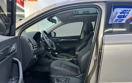 Skoda Karoq I, 2023 год, 2 300 000 рублей, 7 фотография