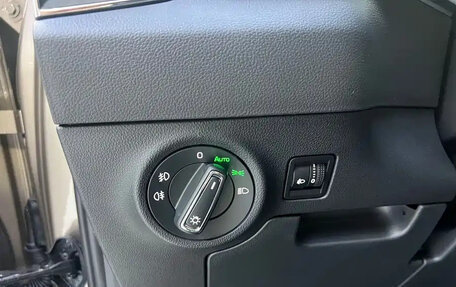 Skoda Karoq I, 2023 год, 2 300 000 рублей, 11 фотография