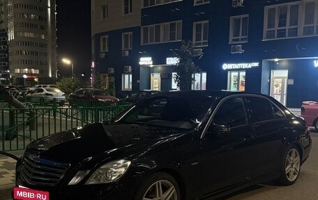 Mercedes-Benz E-Класс, 2011 год, 1 500 000 рублей, 3 фотография