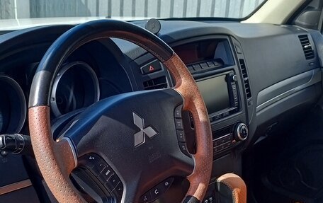 Mitsubishi Pajero IV, 2013 год, 1 850 000 рублей, 31 фотография