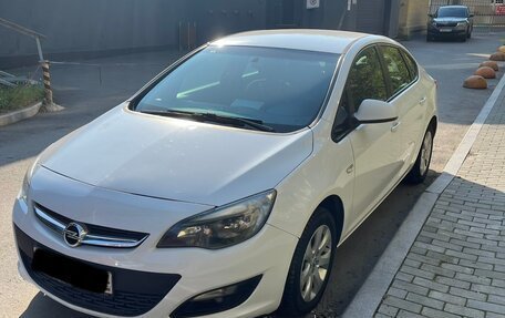 Opel Astra J, 2013 год, 700 000 рублей, 2 фотография