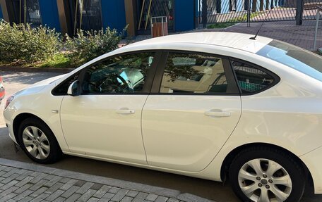 Opel Astra J, 2013 год, 700 000 рублей, 3 фотография