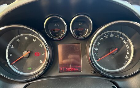 Opel Astra J, 2013 год, 700 000 рублей, 9 фотография