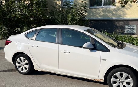 Opel Astra J, 2013 год, 700 000 рублей, 10 фотография