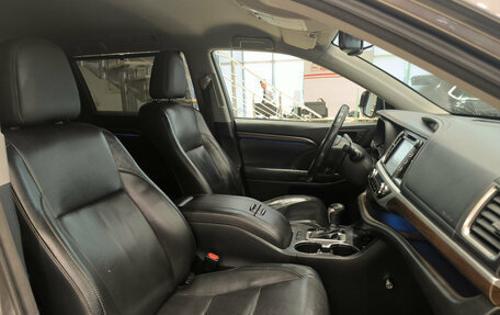 Toyota Highlander III, 2013 год, 2 395 000 рублей, 15 фотография