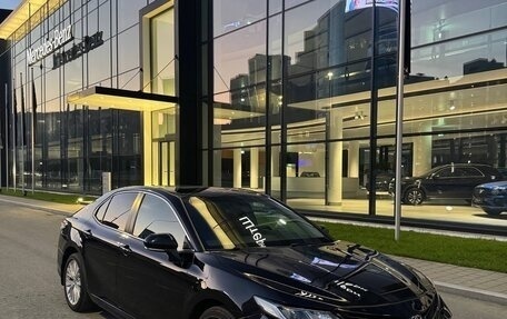Toyota Camry, 2020 год, 2 490 000 рублей, 4 фотография
