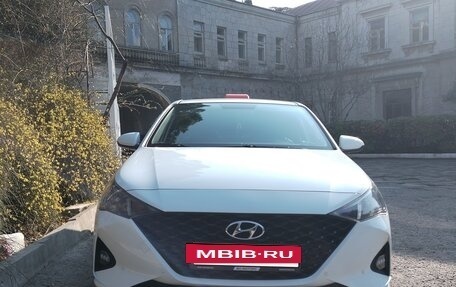 Hyundai Solaris II рестайлинг, 2020 год, 1 550 000 рублей, 2 фотография