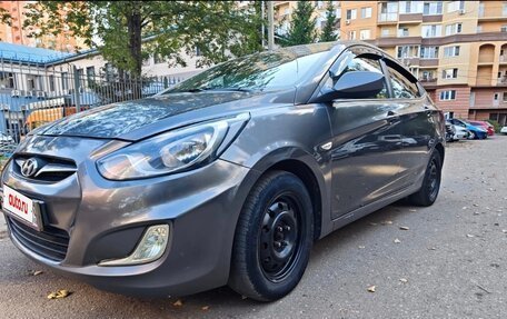Hyundai Solaris II рестайлинг, 2012 год, 530 000 рублей, 9 фотография