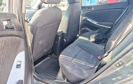 Hyundai Solaris II рестайлинг, 2012 год, 530 000 рублей, 13 фотография