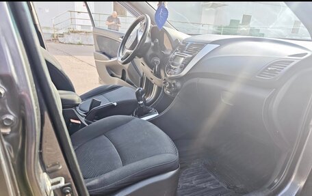 Hyundai Solaris II рестайлинг, 2012 год, 530 000 рублей, 19 фотография