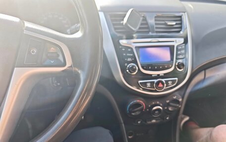 Hyundai Solaris II рестайлинг, 2012 год, 530 000 рублей, 16 фотография