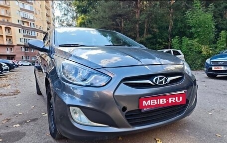 Hyundai Solaris II рестайлинг, 2012 год, 530 000 рублей, 12 фотография