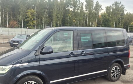 Volkswagen Multivan T6 рестайлинг, 2020 год, 5 300 000 рублей, 2 фотография