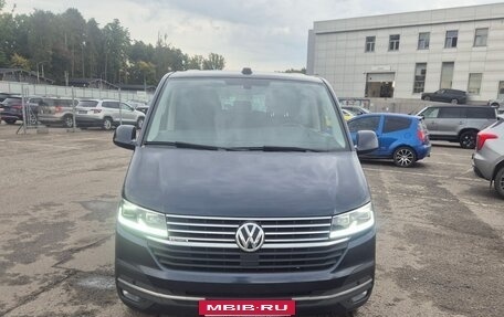 Volkswagen Multivan T6 рестайлинг, 2020 год, 5 300 000 рублей, 3 фотография