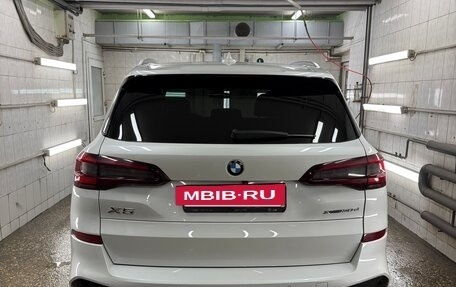 BMW X5, 2020 год, 6 090 000 рублей, 2 фотография