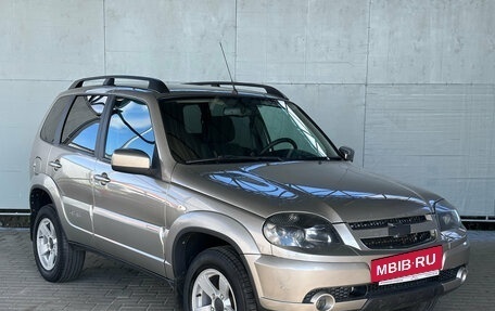 Chevrolet Niva I рестайлинг, 2018 год, 811 000 рублей, 2 фотография