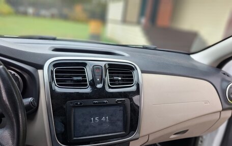 Renault Logan II, 2015 год, 670 000 рублей, 5 фотография