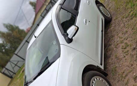 Renault Logan II, 2015 год, 670 000 рублей, 6 фотография
