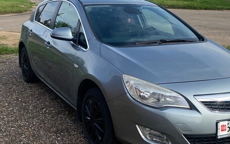 Opel Astra J, 2011 год, 680 000 рублей, 2 фотография