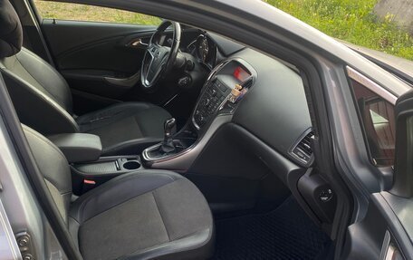Opel Astra J, 2011 год, 680 000 рублей, 12 фотография