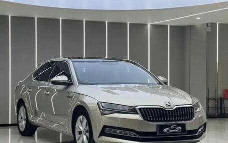 Skoda Superb III рестайлинг, 2022 год, 1 576 000 рублей, 3 фотография