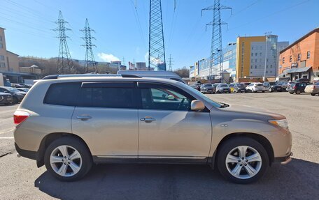 Toyota Highlander III, 2012 год, 2 449 000 рублей, 2 фотография