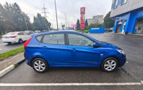 Hyundai Solaris II рестайлинг, 2011 год, 750 000 рублей, 3 фотография