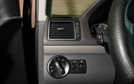 Volkswagen Touran III, 2011 год, 798 000 рублей, 20 фотография