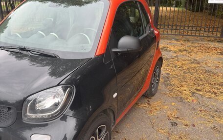 Smart Fortwo III, 2018 год, 1 675 000 рублей, 2 фотография