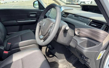 Honda Freed II, 2022 год, 1 480 000 рублей, 5 фотография