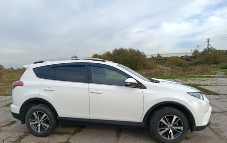 Toyota RAV4, 2017 год, 2 249 000 рублей, 4 фотография