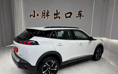 Peugeot 2008 II, 2022 год, 1 700 000 рублей, 6 фотография