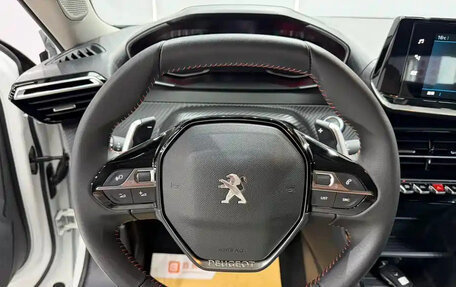 Peugeot 2008 II, 2022 год, 1 700 000 рублей, 9 фотография