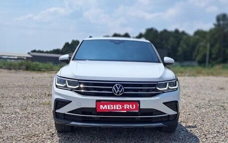 Volkswagen Tiguan II, 2023 год, 2 900 000 рублей, 1 фотография