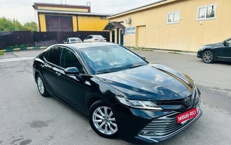 Toyota Camry, 2018 год, 2 099 000 рублей, 3 фотография