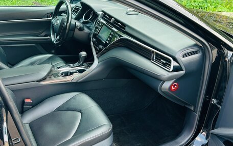 Toyota Camry, 2018 год, 2 099 000 рублей, 7 фотография