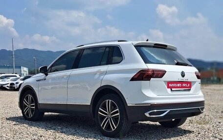 Volkswagen Tiguan II, 2023 год, 2 900 000 рублей, 7 фотография