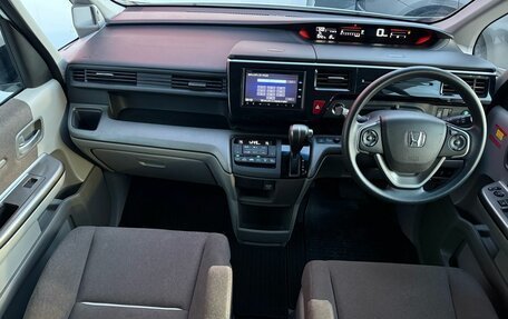 Honda Stepwgn IV, 2015 год, 1 670 000 рублей, 7 фотография