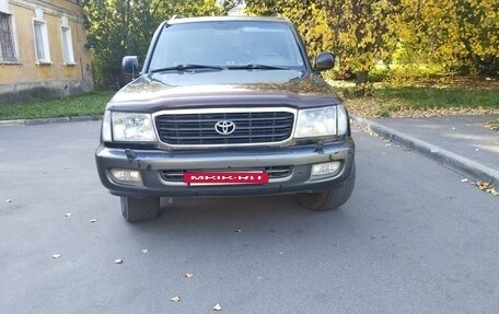 Toyota Land Cruiser 100 рестайлинг 2, 2001 год, 870 000 рублей, 2 фотография