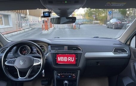 Volkswagen Tiguan II, 2021 год, 2 880 000 рублей, 11 фотография